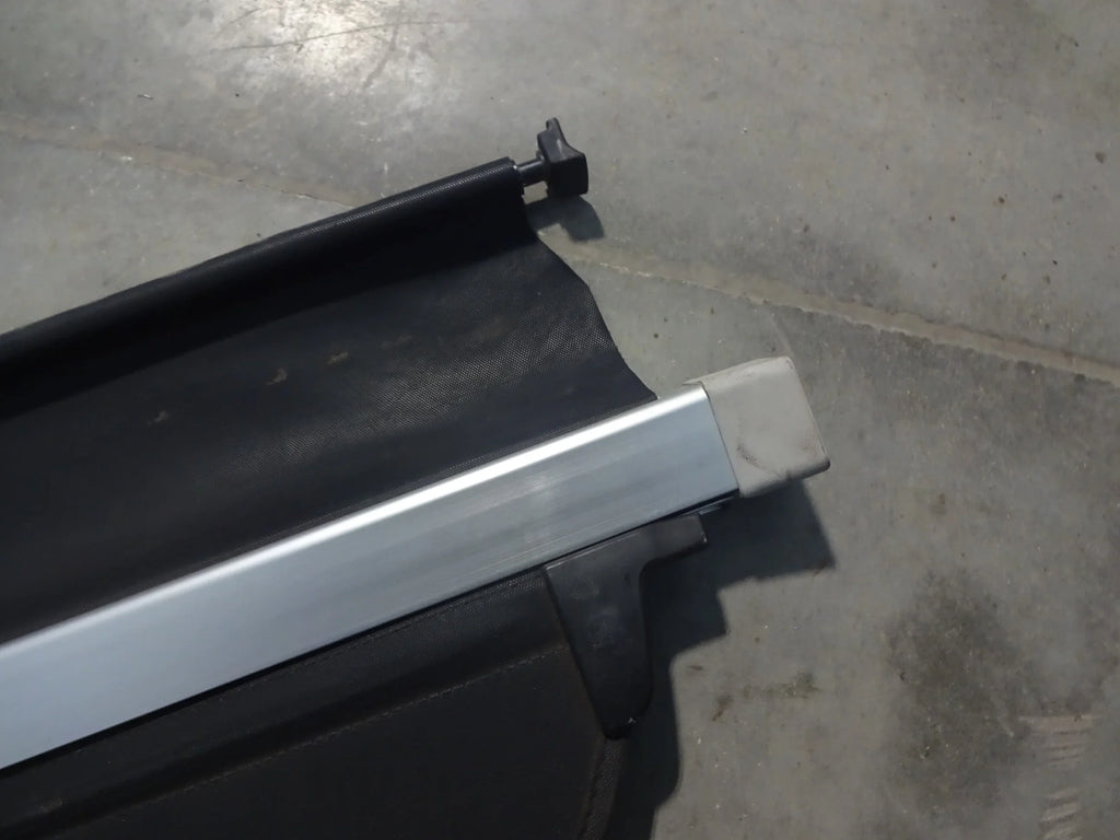 Pre-Owned 2012 Sizeubaru Forester Rear Grey Retractable Cargo Cover OEM (Good)