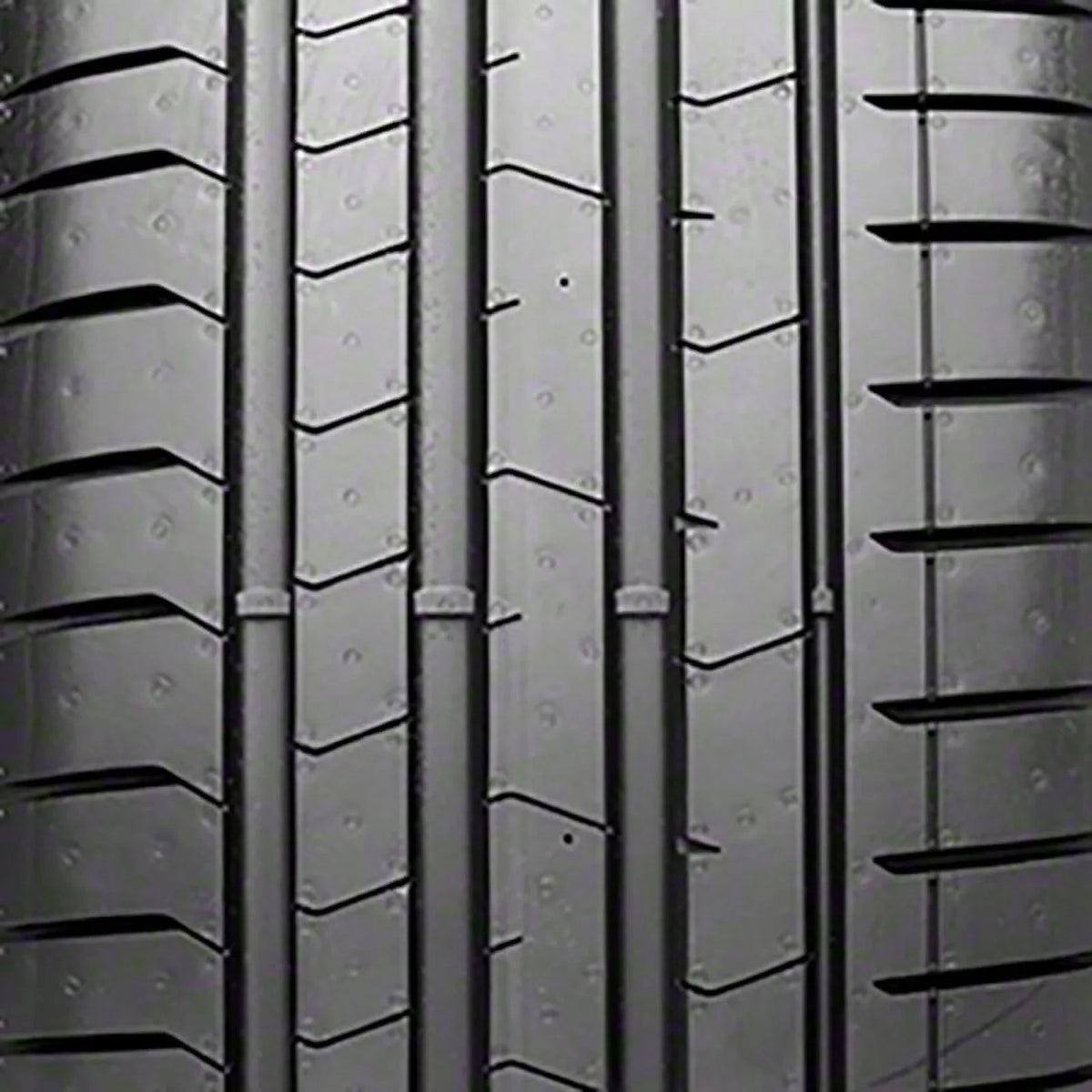 Pirelli P Zero PZ4-Luxury Sizeummer 255/35R20 97W XL Passenger Tire